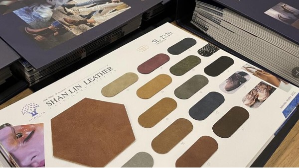 參加展會(huì)的色卡冊(cè)應(yīng)該如何設(shè)計(jì)？