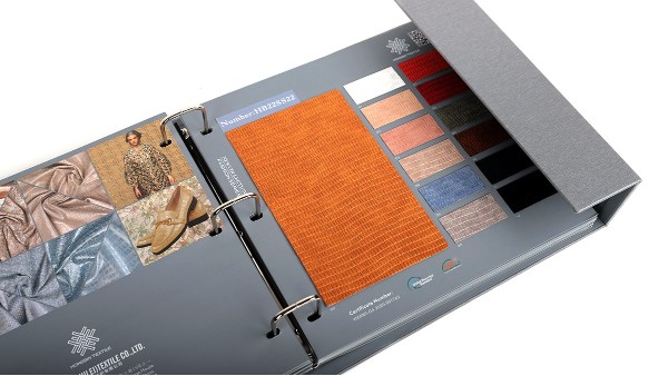 現(xiàn)貨與定制款色卡樣板冊的區(qū)別