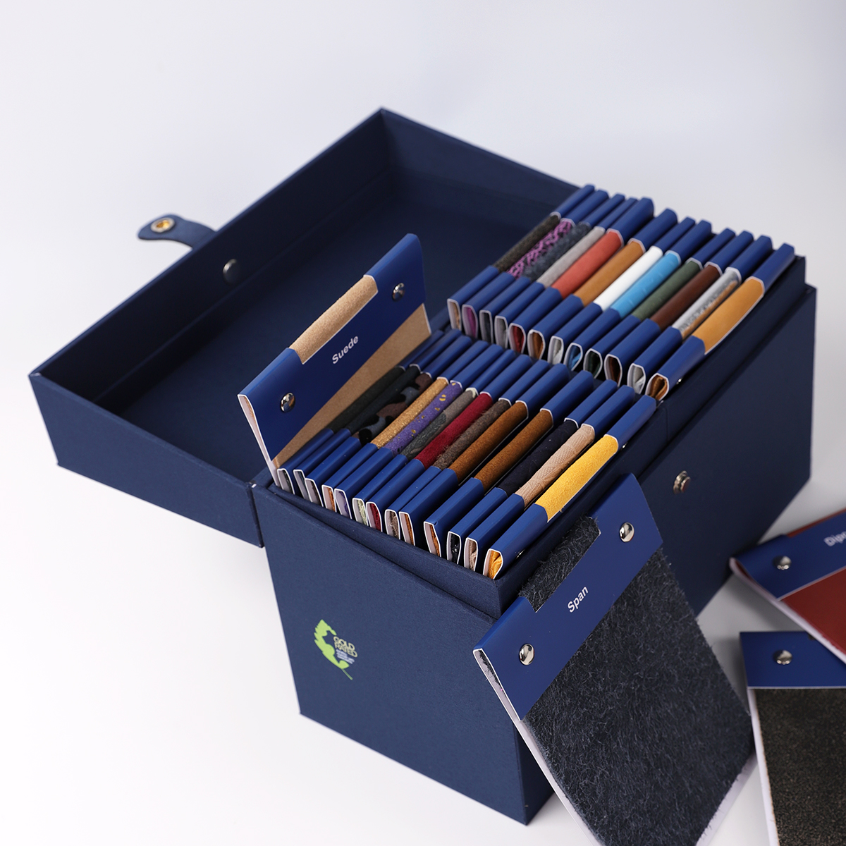 高端色卡樣冊(cè)盒子設(shè)計(jì)定制