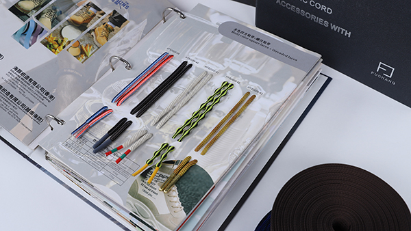 企業(yè)產(chǎn)品色卡樣品冊制作一般多少錢？