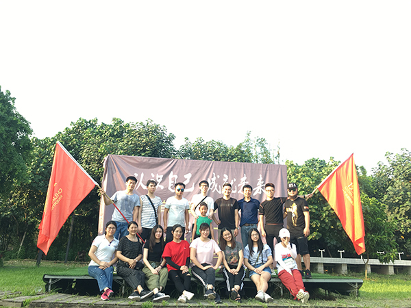 傳美廣告-團隊合影