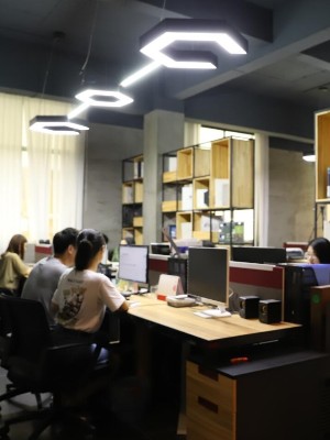 色卡包裝設(shè)計(jì)找廣告公司還是個(gè)人好？